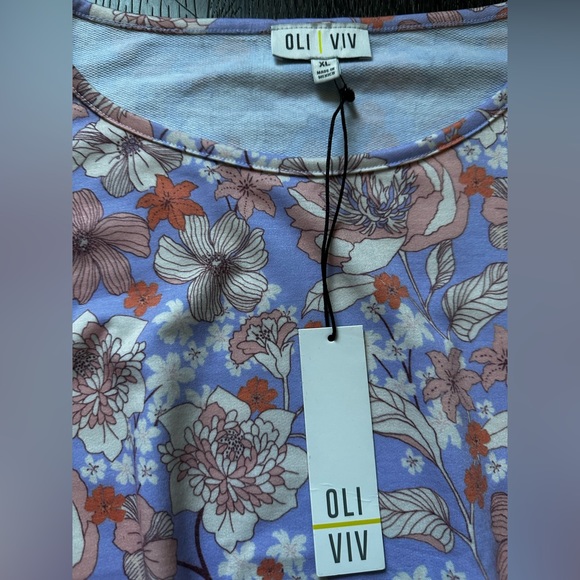 NWT- Oli-Viv floral top - Picture 3 of 9